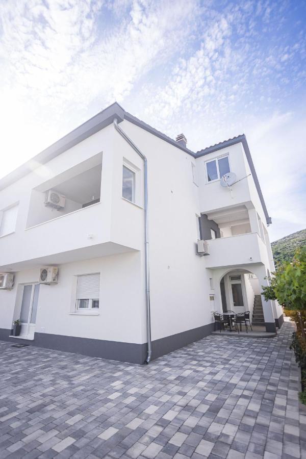 Apartments Veronika Trogir Eksteriør bilde